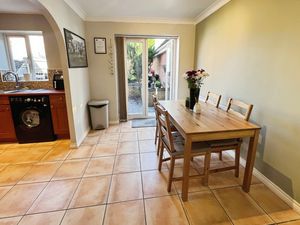 Dining Room - click for photo gallery